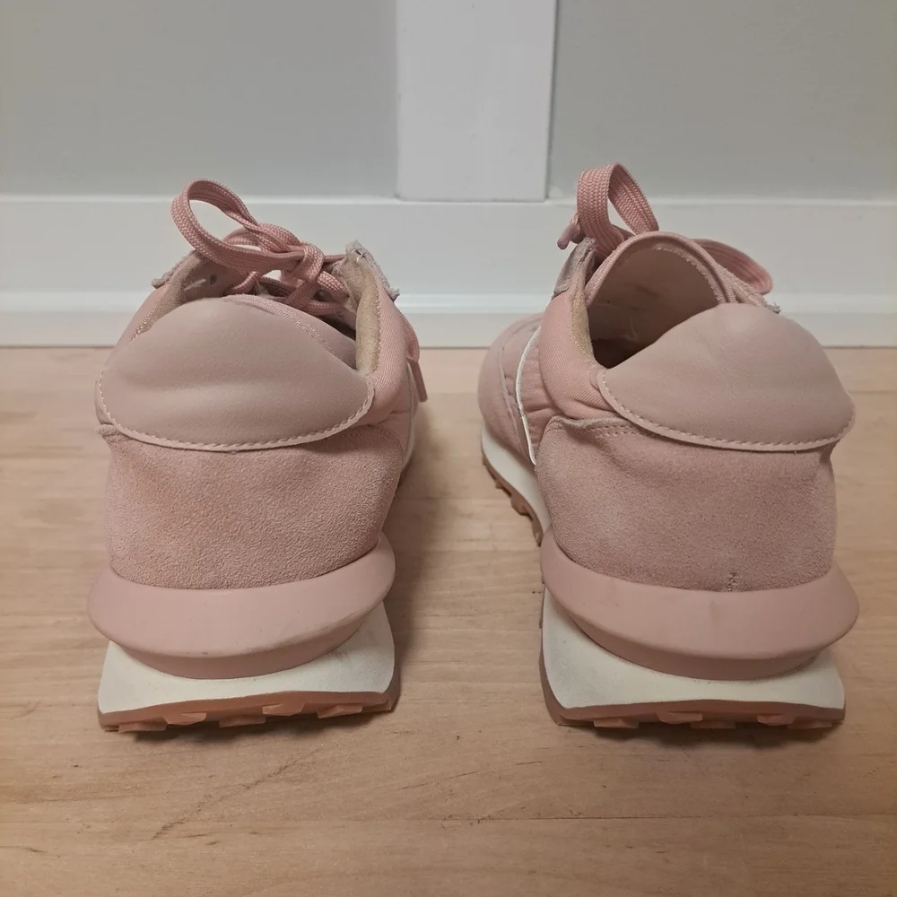 J/Slides NYC Retro Runner Sneakers